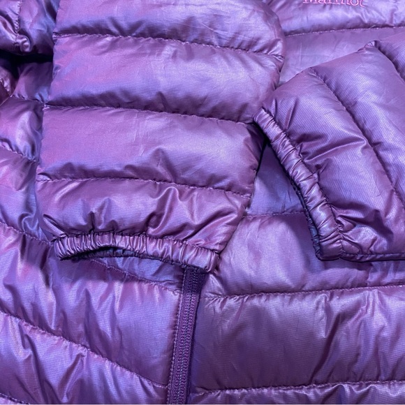 Marmot 700 Fill Women’s Duck Down PufferJacket Berry/Burgundy Large Small Flaw - Picture 6 of 14